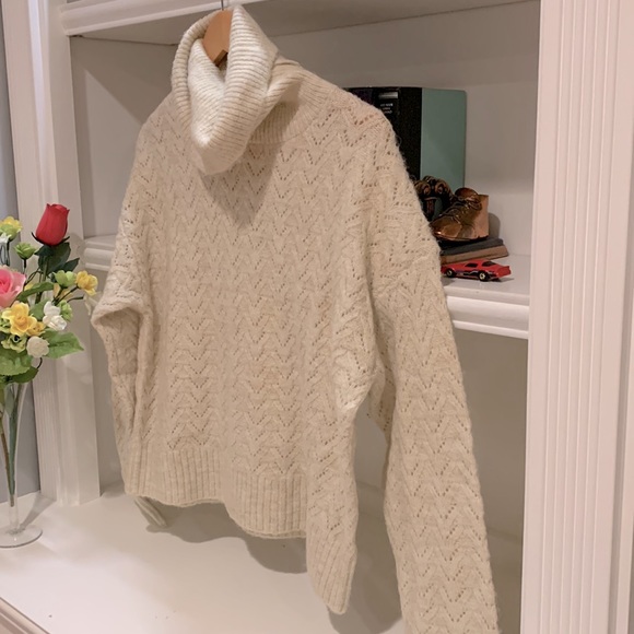 Old Navy sweater.#228 - Picture 5 of 12